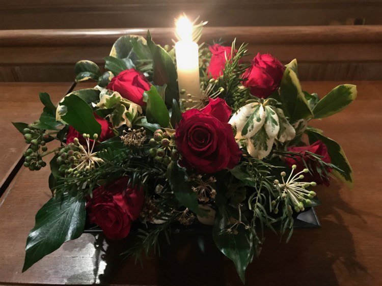 candles and roses at Xmas 2017